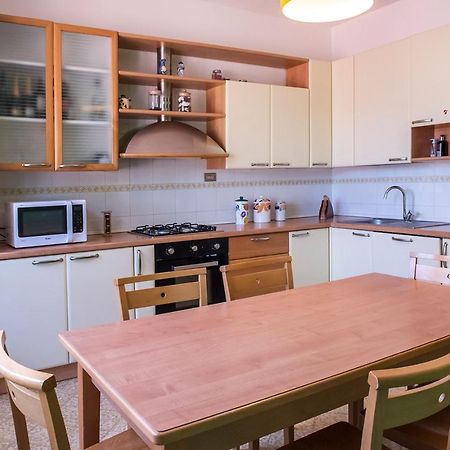 A11 - Varano, Delizioso Trilocale Con Giardino Анкона Екстериор снимка