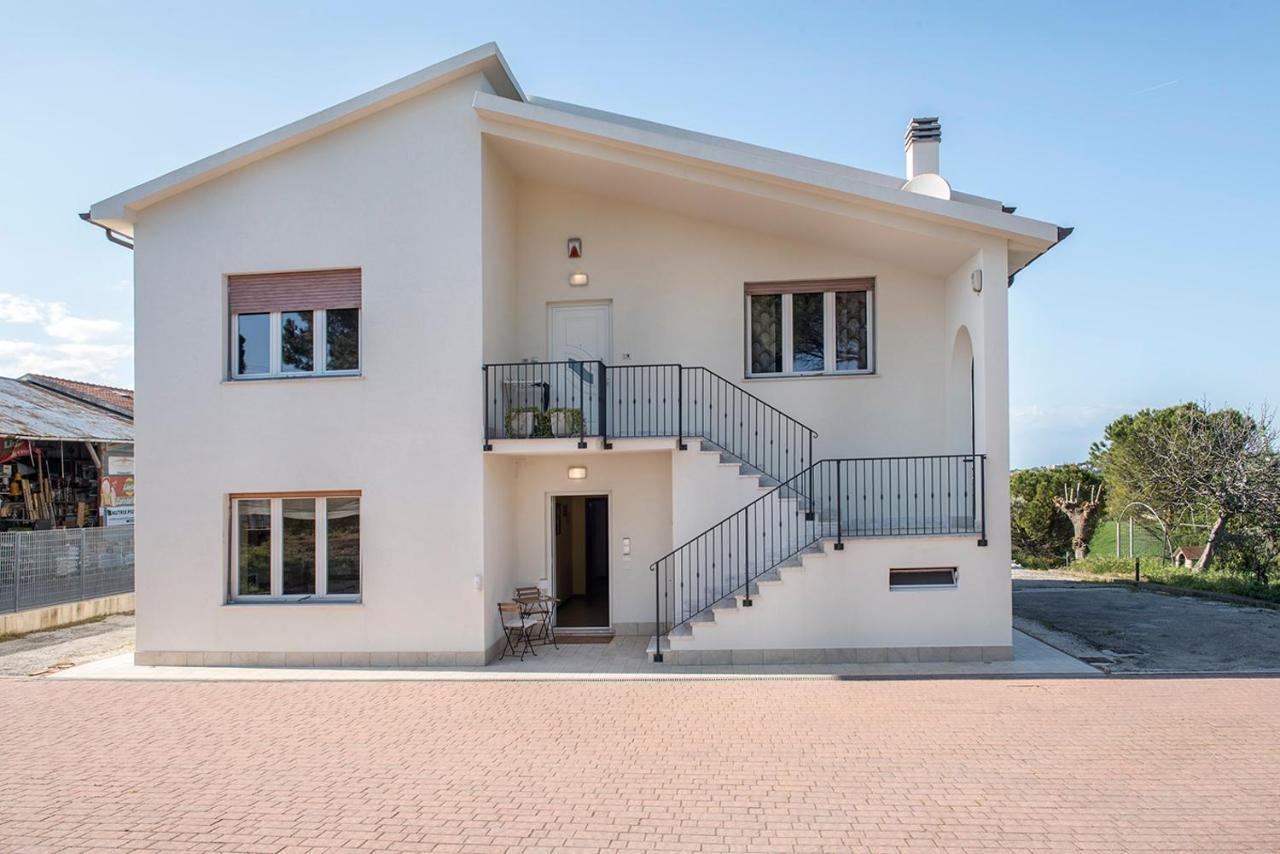 A11 - Varano, Delizioso Trilocale Con Giardino Анкона Екстериор снимка
