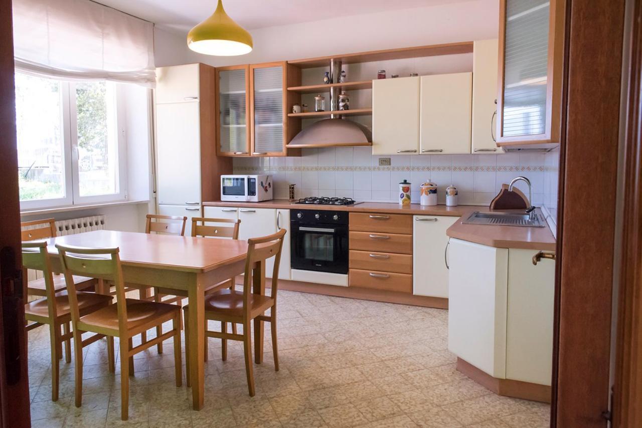A11 - Varano, Delizioso Trilocale Con Giardino Анкона Екстериор снимка