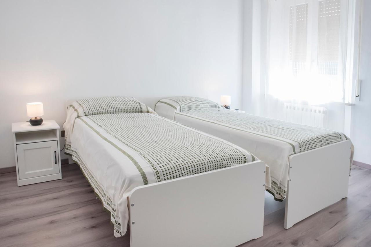 A11 - Varano, Delizioso Trilocale Con Giardino Анкона Екстериор снимка